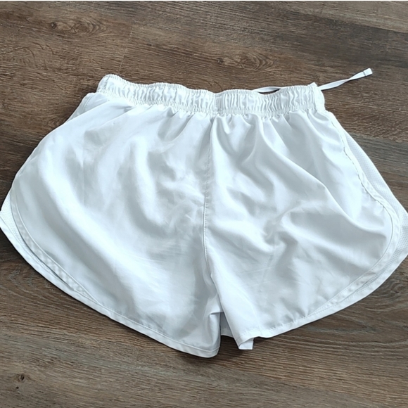 Nike shorts - Picture 2 of 3